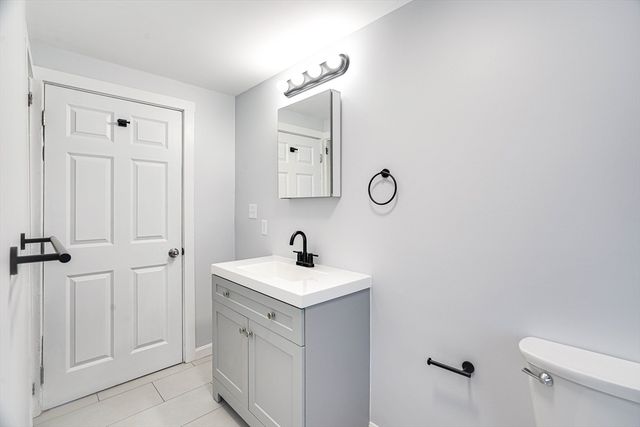 24 Dunlap St 1, Salem, MA 01970