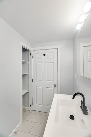 24 Dunlap St 1, Salem, MA 01970