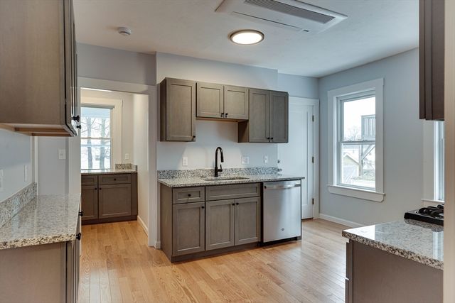24 Dunlap St 1, Salem, MA 01970