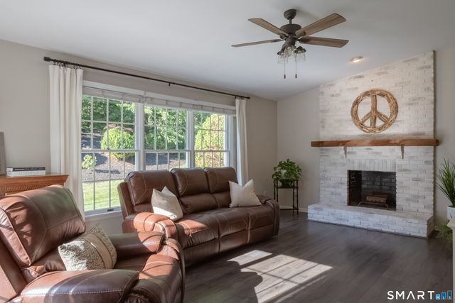 30 Crested Ridge Court, Stratford, CT 06614