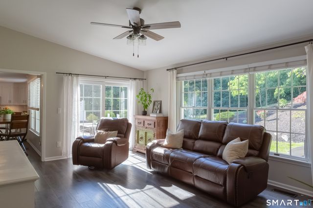 30 Crested Ridge Court, Stratford, CT 06614