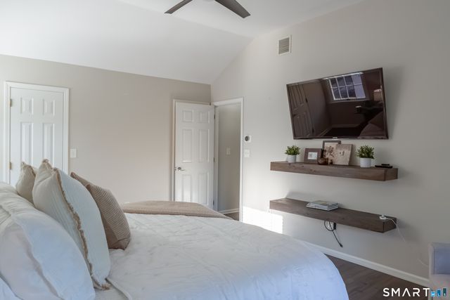30 Crested Ridge Court, Stratford, CT 06614