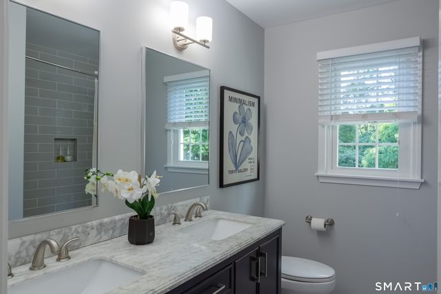 30 Crested Ridge Court, Stratford, CT 06614