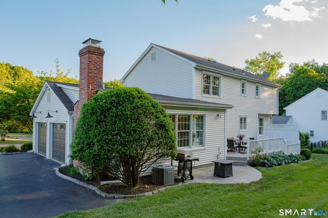 30 Crested Ridge Court, Stratford, CT 06614