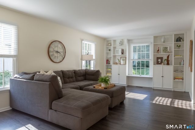 30 Crested Ridge Court, Stratford, CT 06614