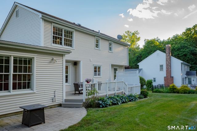 30 Crested Ridge Court, Stratford, CT 06614