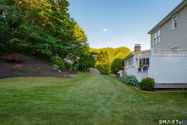 30 Crested Ridge Court, Stratford, CT 06614