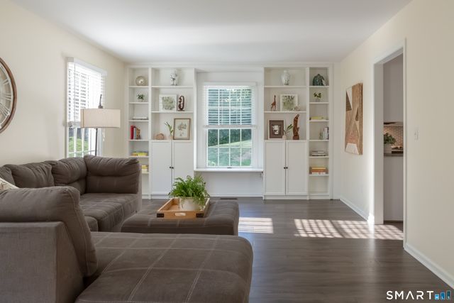 30 Crested Ridge Court, Stratford, CT 06614