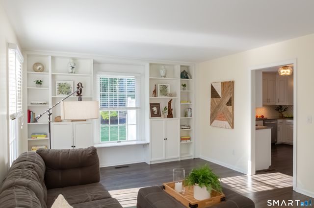 30 Crested Ridge Court, Stratford, CT 06614