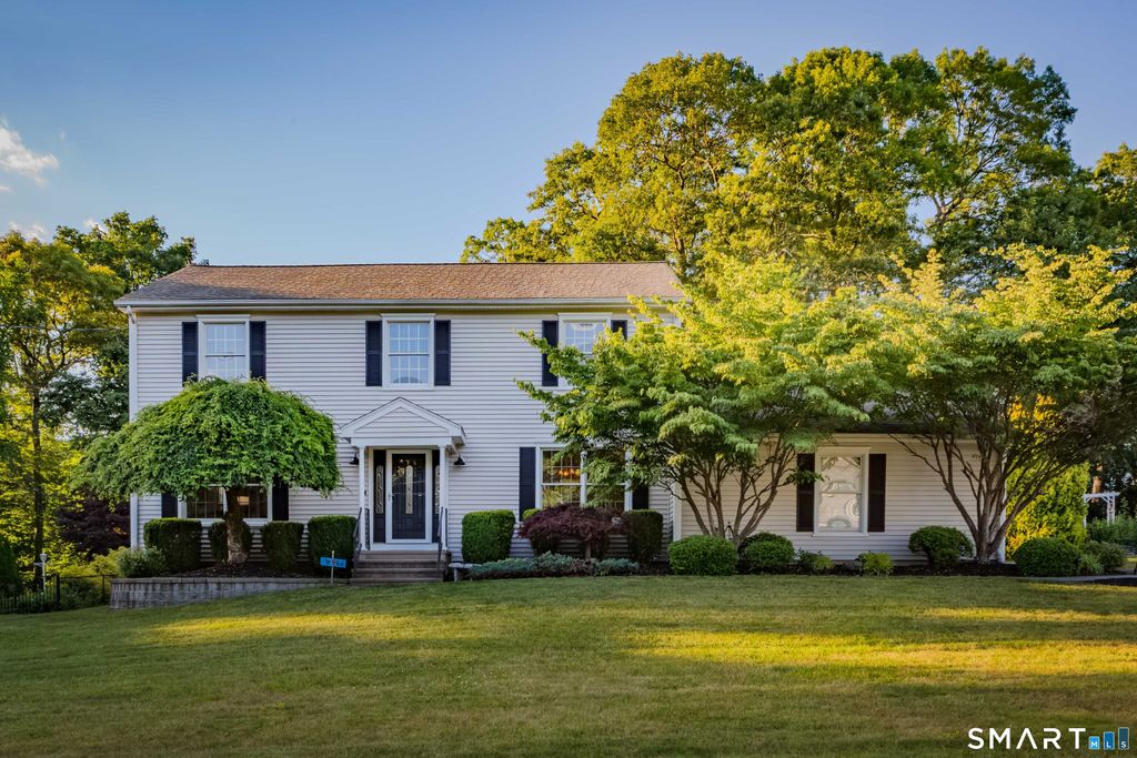 30 Crested Ridge Court, Stratford, CT 06614