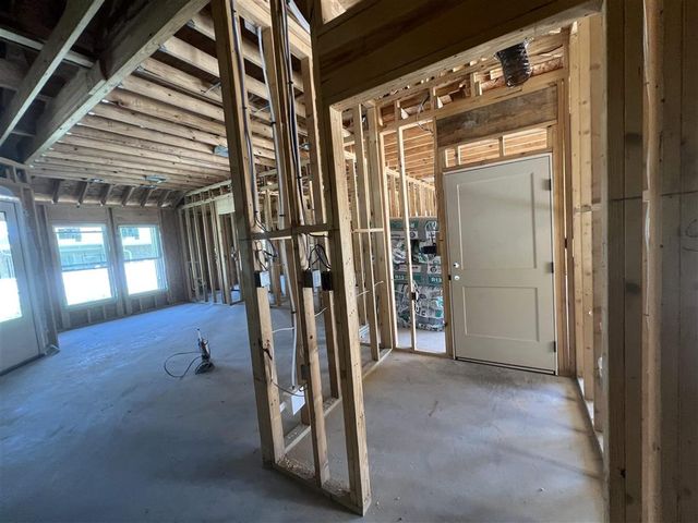 1362 W Eagle's Nest Drive, Lake Charles, LA 70611
