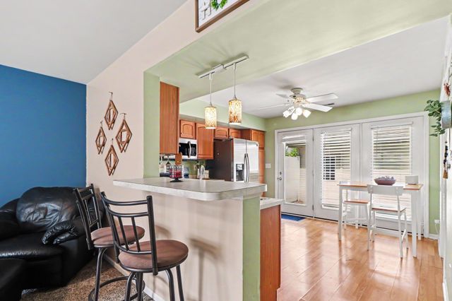 1810 Golden Oak Court, Crown Point, IN 46307