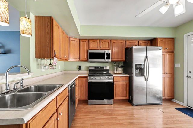1810 Golden Oak Court, Crown Point, IN 46307