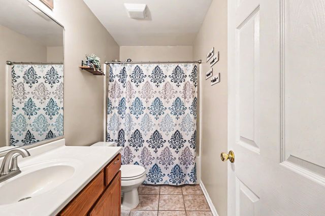 1810 Golden Oak Court, Crown Point, IN 46307