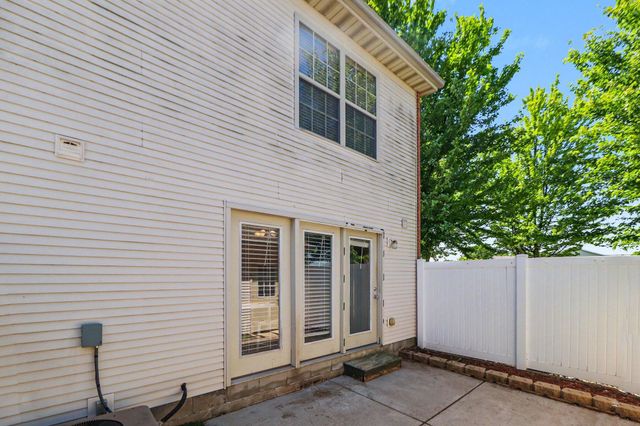 1810 Golden Oak Court, Crown Point, IN 46307
