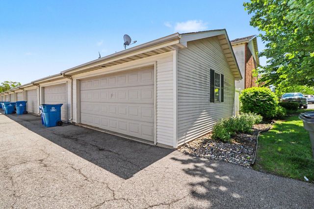 1810 Golden Oak Court, Crown Point, IN 46307