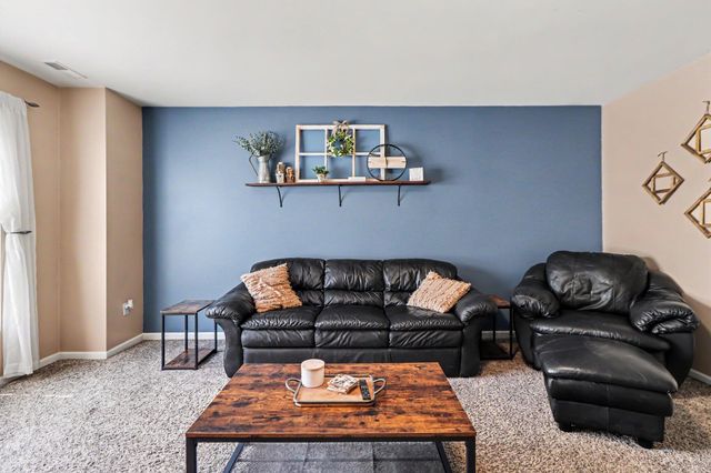 1810 Golden Oak Court, Crown Point, IN 46307