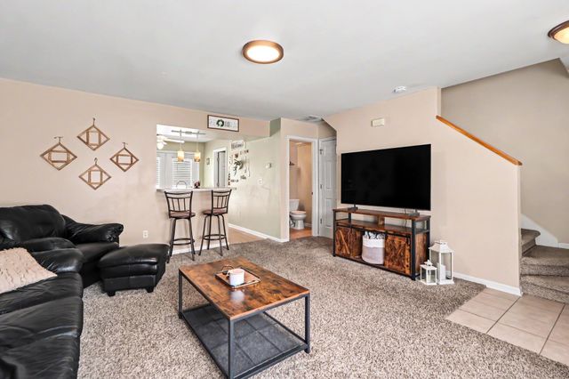 1810 Golden Oak Court, Crown Point, IN 46307