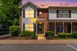 1810 Golden Oak Court, Crown Point, IN 46307