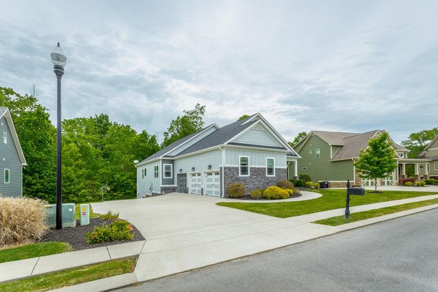 8665 Skybrook Drive, Ooltewah, TN 37363