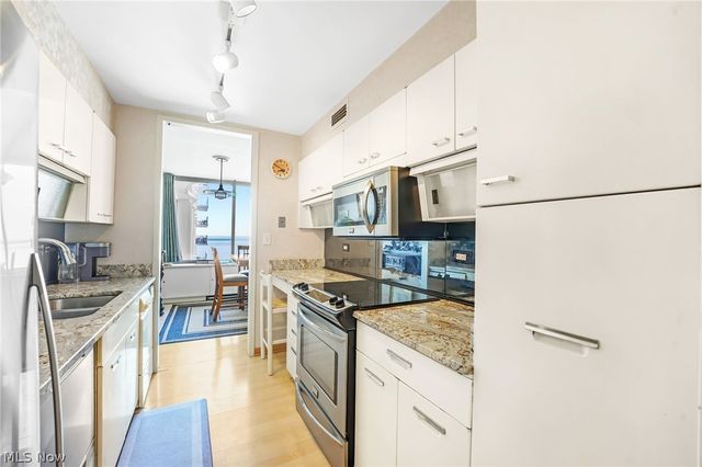 12700 Lake Avenue 1107, Lakewood, OH 44107