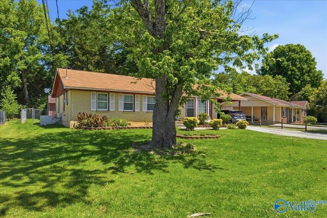 3016 Teton Circle NW, Huntsville, AL 35810