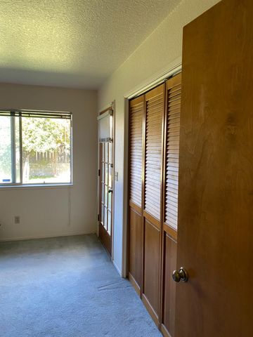 251 Clark St, Turlock, CA 95380