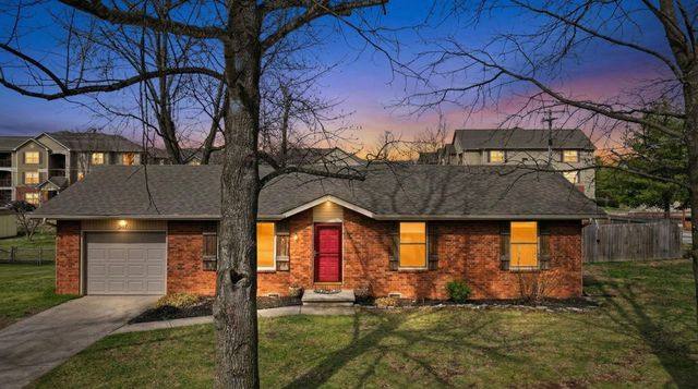 307 E Deanna Lane, Nixa, MO 65714