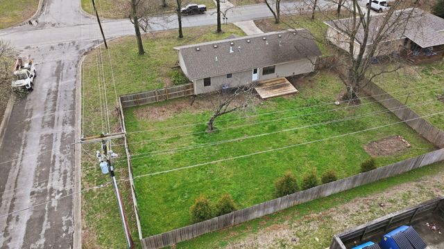 307 E Deanna Lane, Nixa, MO 65714