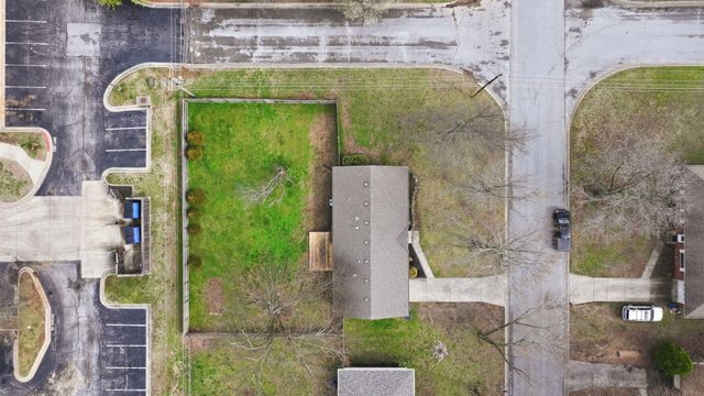 307 E Deanna Lane, Nixa, MO 65714