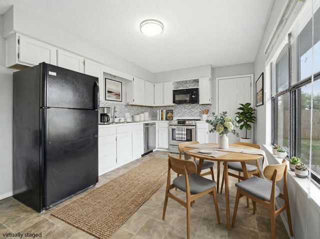 307 E Deanna Lane, Nixa, MO 65714