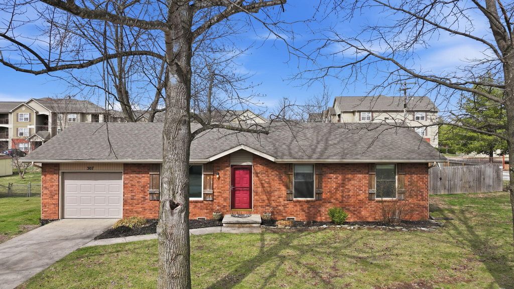 307 E Deanna Lane, Nixa, MO 65714