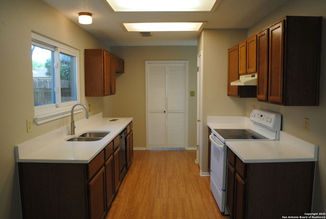 5955 Spring Crossing, San Antonio, TX 78247