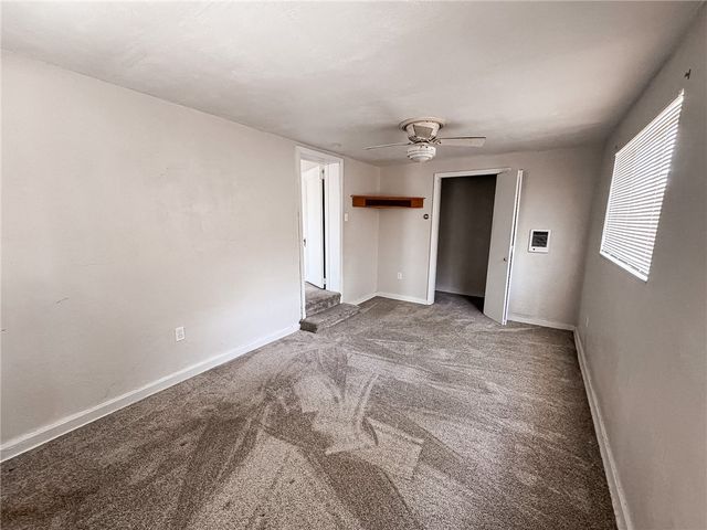 2710 Henderson Rd, White Oak, PA 15131