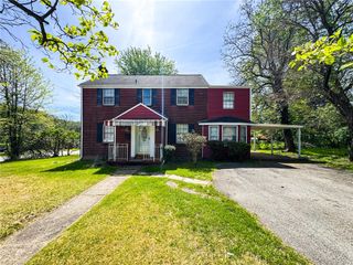 2710 Henderson Rd, White Oak, PA 15131