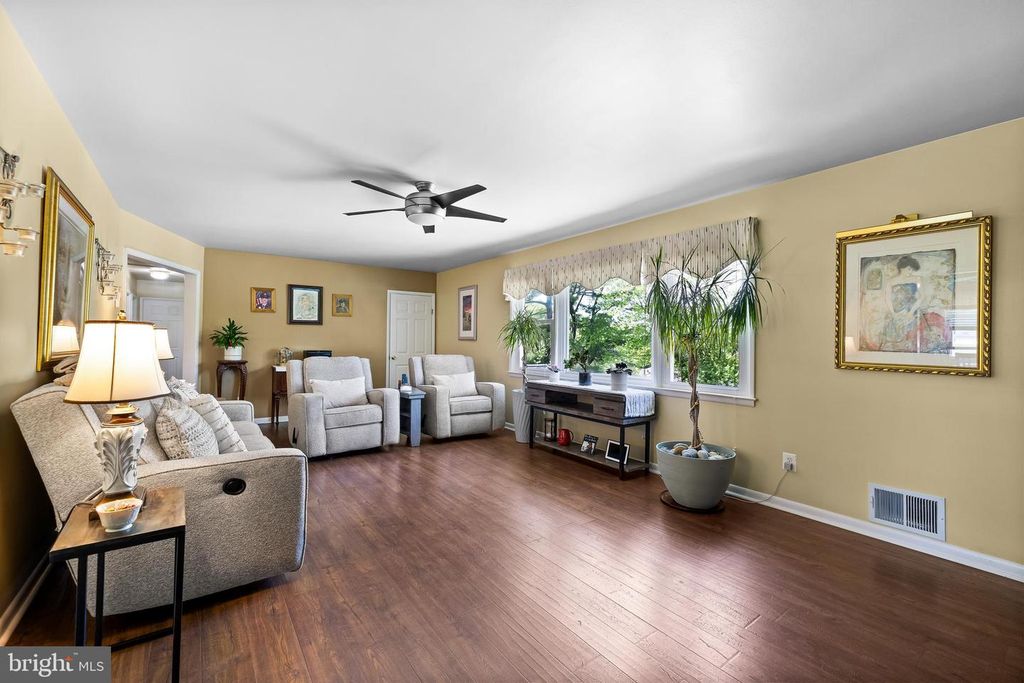 Image 10 of property listing at 8928 SATYR HILL, Parkville, MD 21234