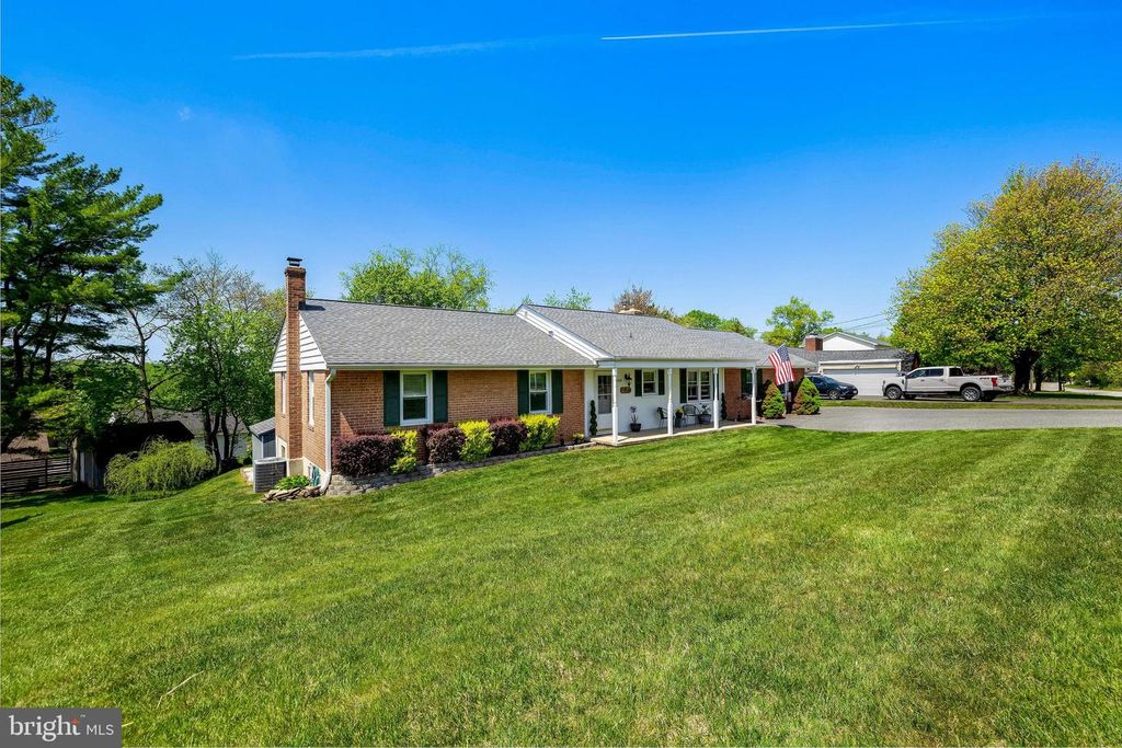 Image 2 of property listing at 8928 SATYR HILL, Parkville, MD 21234