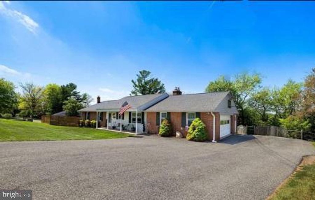 Image 3 of property listing at 8928 SATYR HILL, Parkville, MD 21234