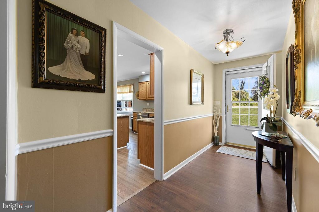 Image 4 of property listing at 8928 SATYR HILL, Parkville, MD 21234