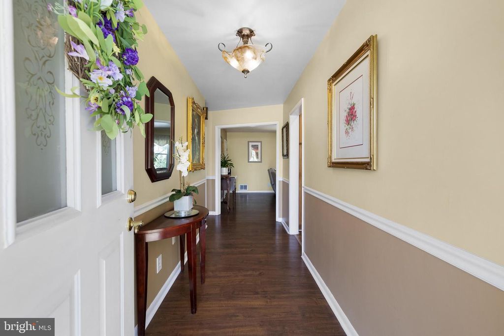 Image 6 of property listing at 8928 SATYR HILL, Parkville, MD 21234