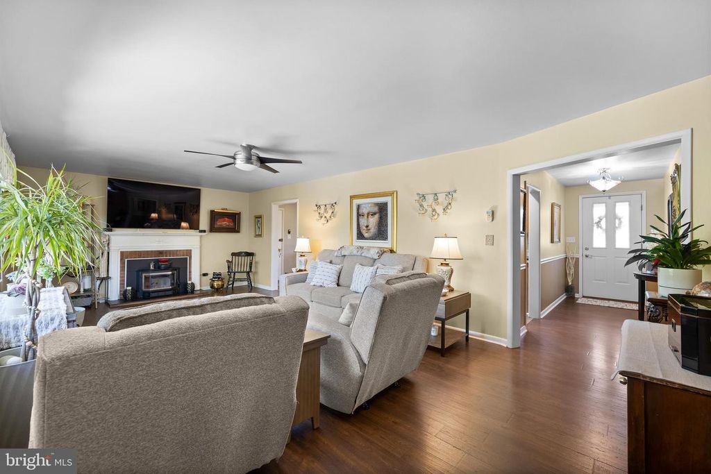 Image 8 of property listing at 8928 SATYR HILL, Parkville, MD 21234