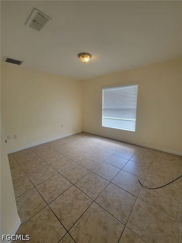 8071 Liriope LOOP, Lehigh Acres, FL 33972