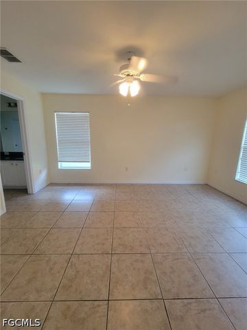 8071 Liriope LOOP, Lehigh Acres, FL 33972