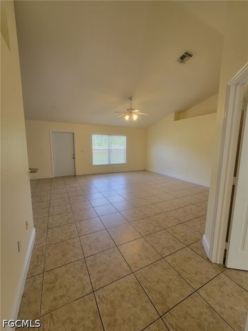 8071 Liriope LOOP, Lehigh Acres, FL 33972