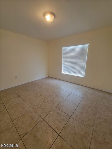 8071 Liriope LOOP, Lehigh Acres, FL 33972