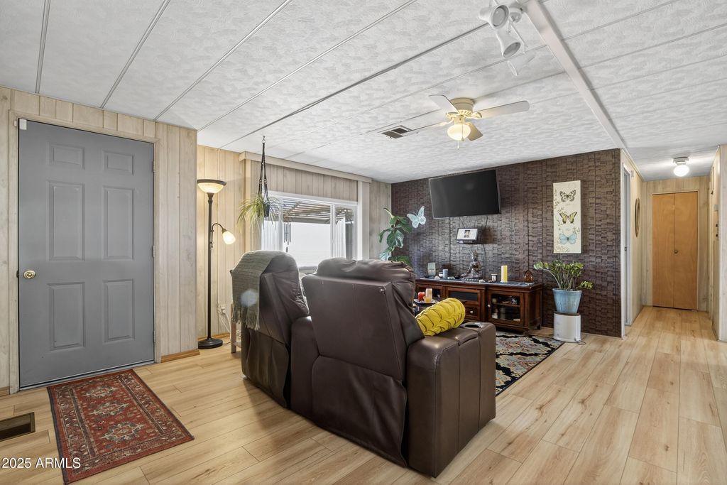 7425 E Abilene Avenue, Mesa, AZ 85208