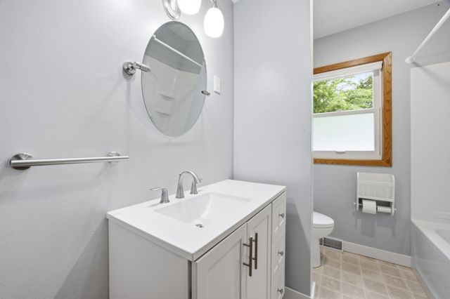 903 19th Street N, Moorhead, MN 56560