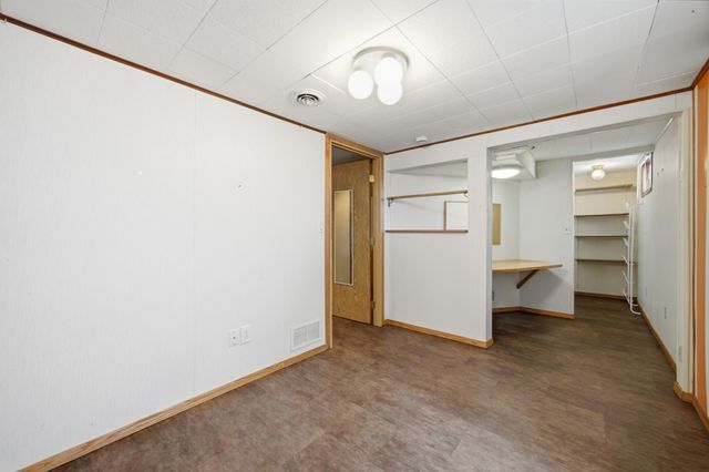 903 19th Street N, Moorhead, MN 56560