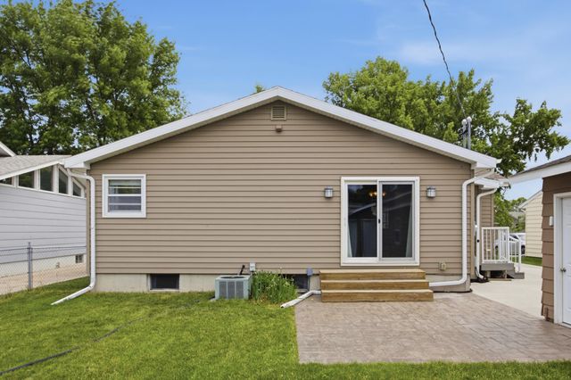 903 19th Street N, Moorhead, MN 56560