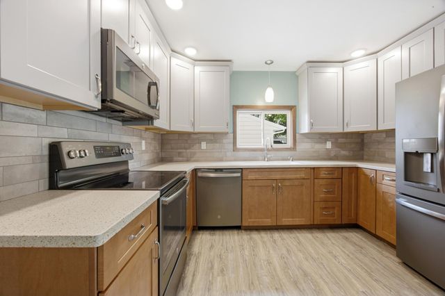 903 19th Street N, Moorhead, MN 56560